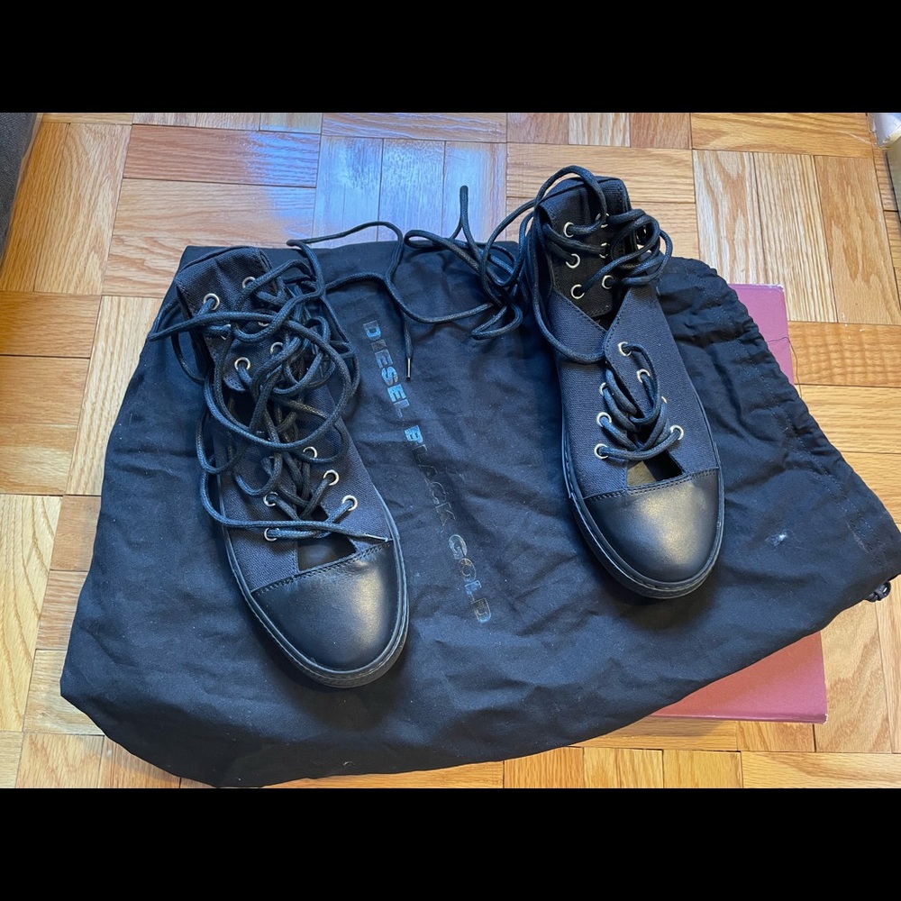 Diesel Black Gold Leather! Size US7/EU 37